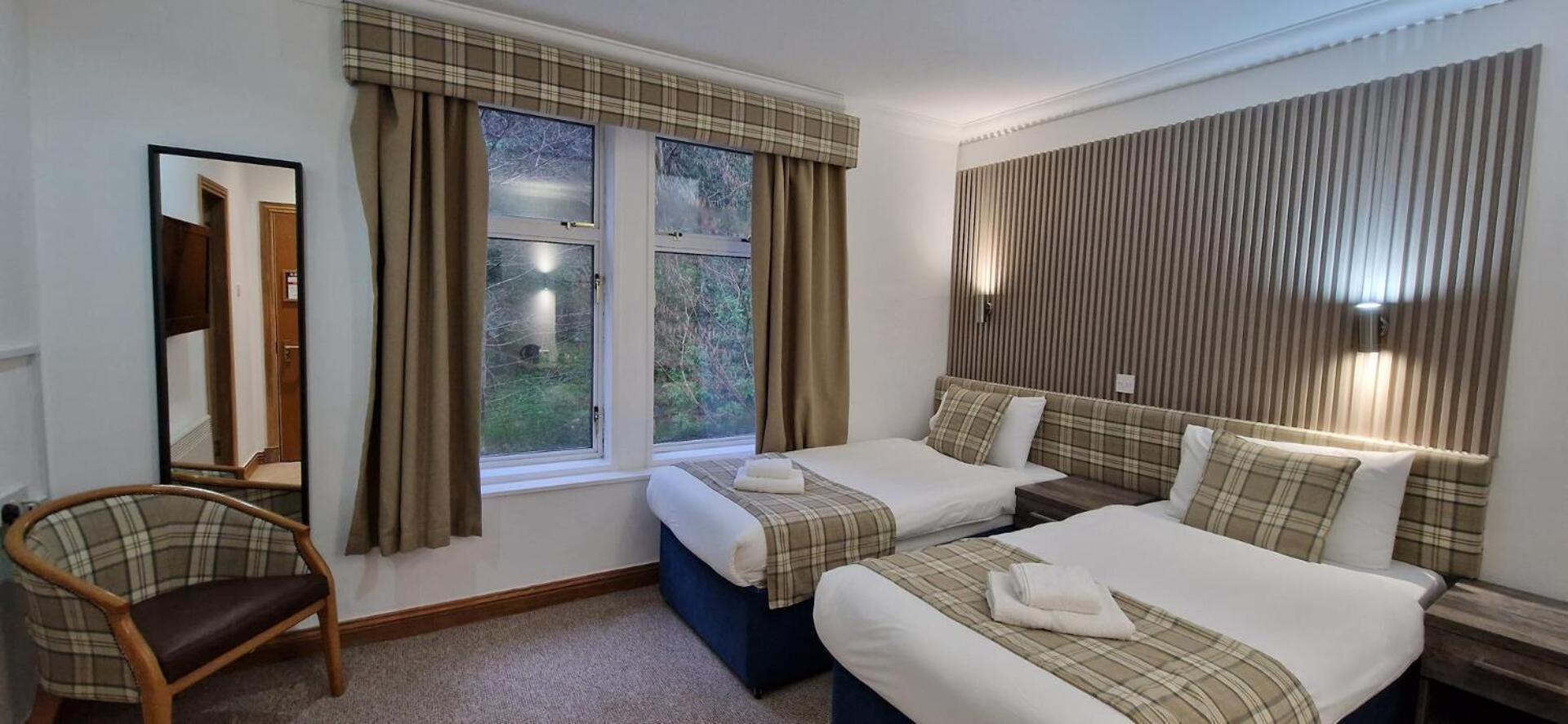 Loch Long Hotel Arrochar Exteriör bild